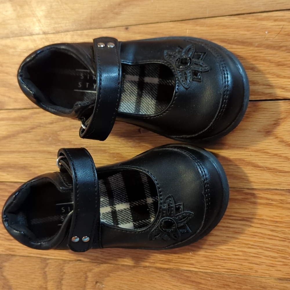 Girl Shoe